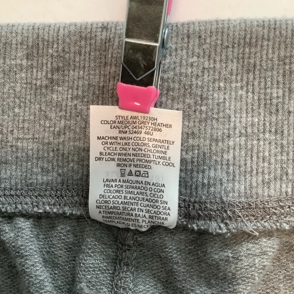 Athletic Works Women’s Shorts Gray Size XL